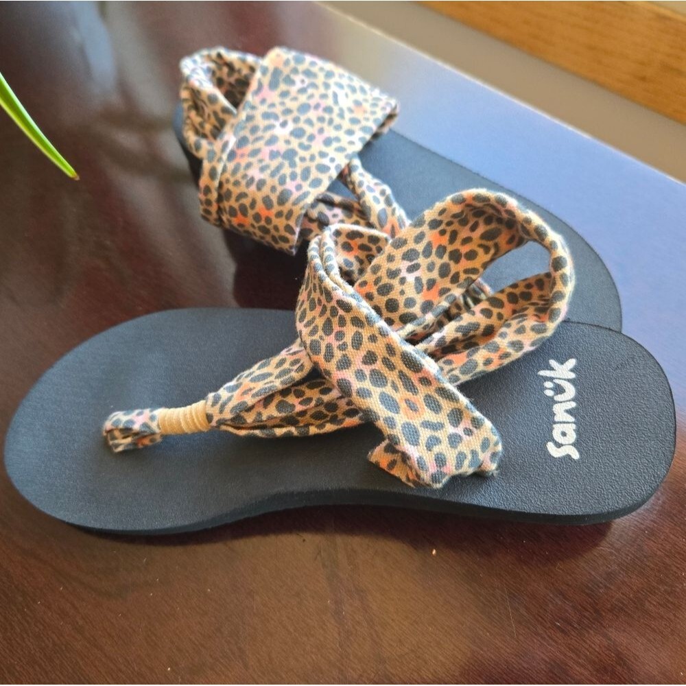  Sanuk Yoga Sling 2 Sandals - Leopard Print
